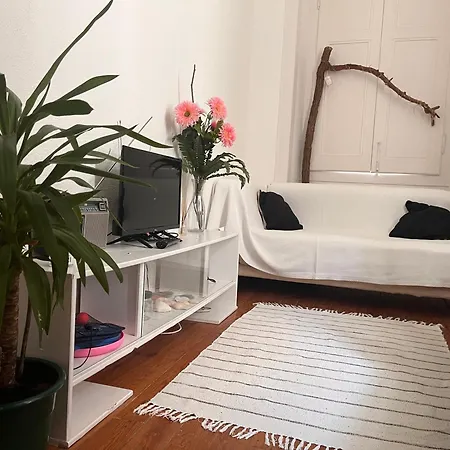 Aiola Guest Apartmán *